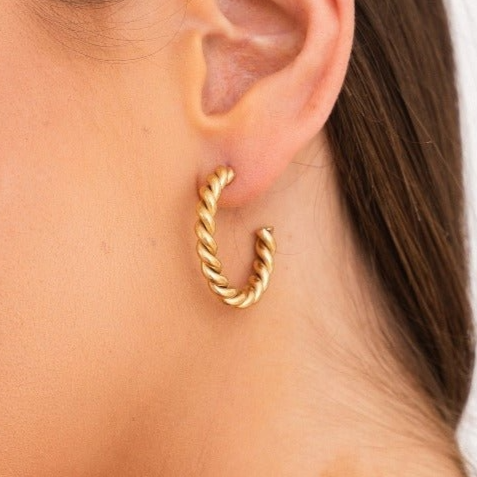 Brinco de Argola Twist Banhado em Ouro 18K