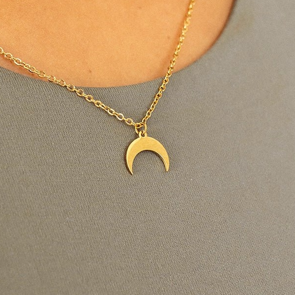Colar Lua Pingente Banhado em Ouro 18K