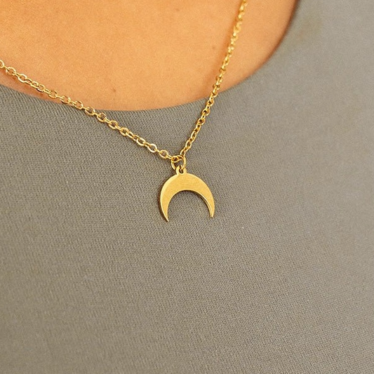 Colar Lua Pingente Banhado em Ouro 18K